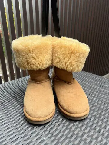 EMU 베이지 어그 부츠