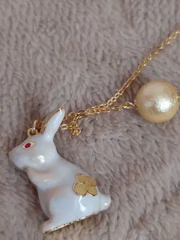 안나수이 토끼 목걸이