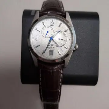 새상품급 ORIENT 오리엔트 자동 와인딩 데이데이트 ET07