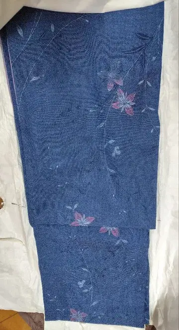 파란색 꽃무늬 호몬기 실크 소재