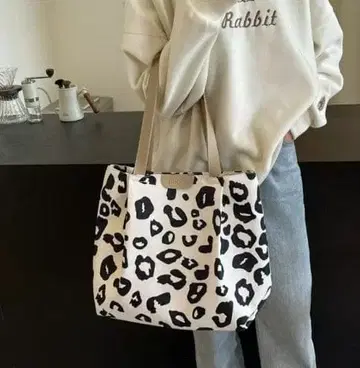 레오파드 무늬 토트백 숄더백 화이트 레오파드 무늬