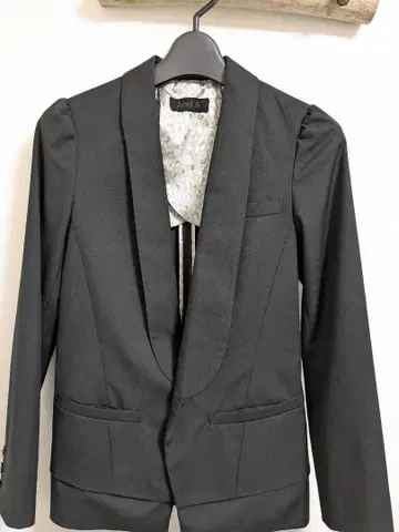 And A 블랙 테일러드 자켓 모란깃