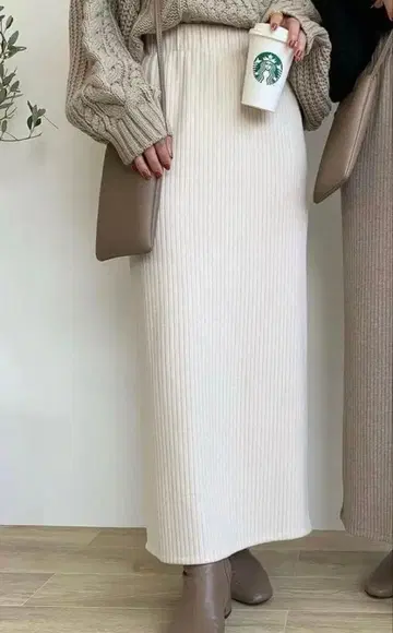 BLATE 기모 리브 타이트 스커트