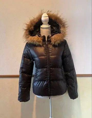 DUVETICA 블랙 다운 자켓 38