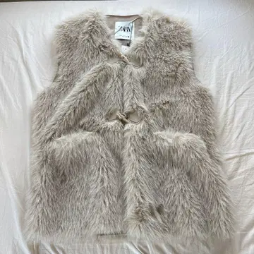 ZARA 퍼 베스트 M 사이즈