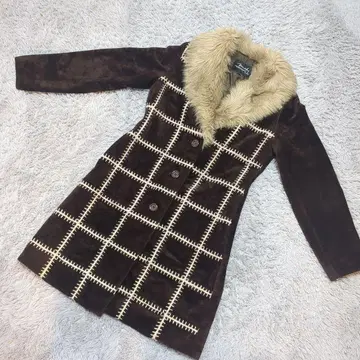 브라운 스웨이드 체크 무늬 코트