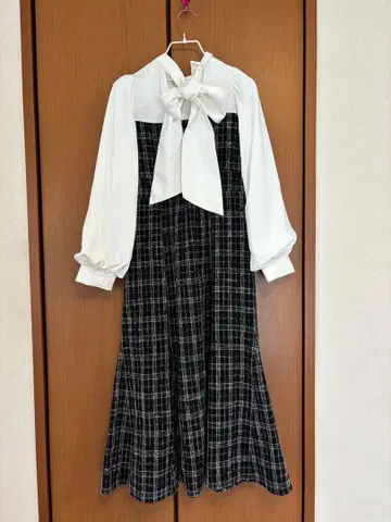 윌 셀렉션 트위드 리본 보타이 도킹 원피스