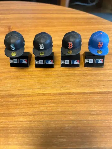 가챠가챠 New Era MLB 캡 토이 4개