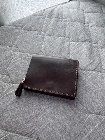 Herz 불규칙 가죽 이단 접이식 지갑