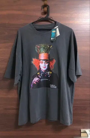 미사용 택 포함 디즈니 영화 이상한 나라의 앨리스 조니 뎁 티셔츠