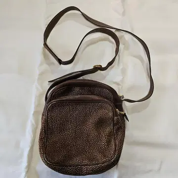 브라운 텍스처 숄더백