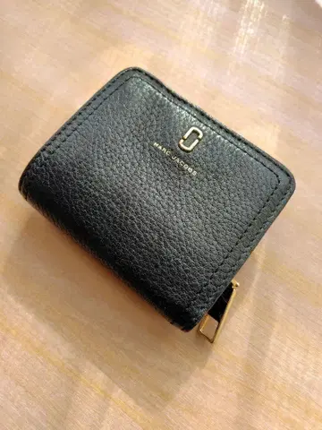 마크 제이콥스 블랙 접이식 지갑