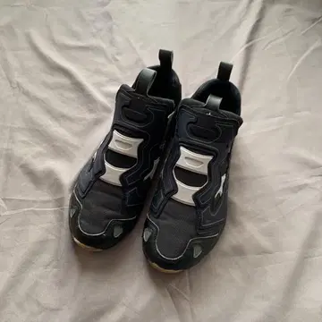 리복 x 울트라맨 퓨리라이트 남성 신발