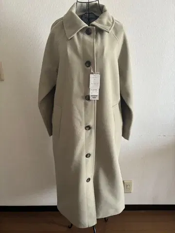 라이트 베이지 롱 코트