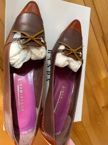 KUMIKYOKU 브라운 스틸레토 펌프스