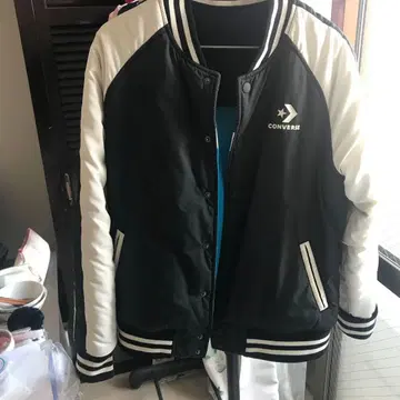 CONVERSE 바시티 자켓 블랙/화이트/파랑 새상품급