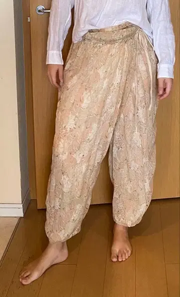 [ 새상품급 ] BY MALENE BIRGER 실크 꽃무늬 와이드 팬츠