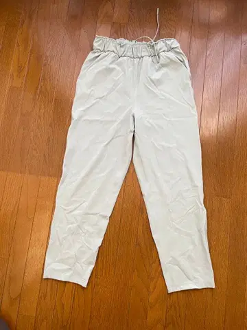 룰루레몬 라이트 그린 허리밴딩 캐주얼 팬츠 M 사이즈