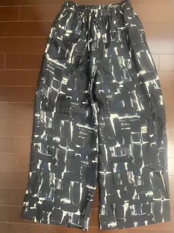 sacra 브러시 페인팅 팬츠