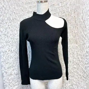 MuLuA 블랙 오프숄더 니트 F 사이즈