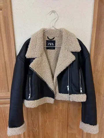 ZARA 더블 페이스 자켓 가죽 무스탕