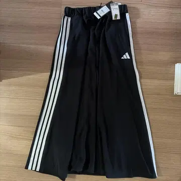 adidas 블랙 롱 스커트 M 사이즈