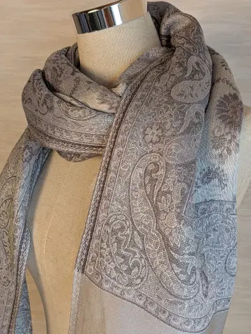 페이즐리 무늬 화이트 그레이 계열 대형 스톨