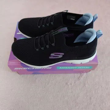 SKECHERS 메모리폼 스니커즈 블랙
