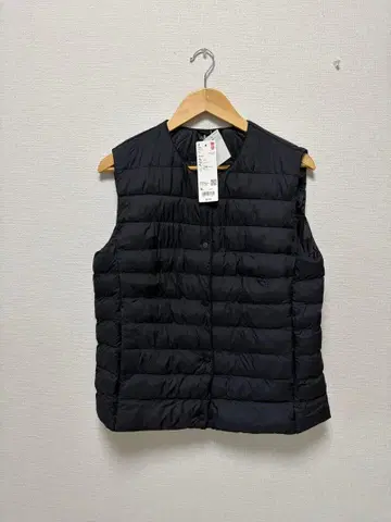 새상품 택 포함 유니클로 퍼프 테크 컴팩트 베스트 여성용