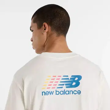 뉴발란스 T셔츠