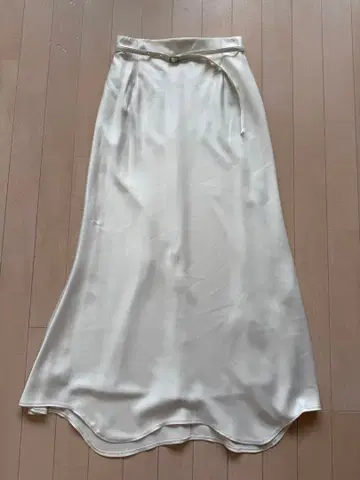 CELFORD 벨트 포함 새틴 내로우 스커트