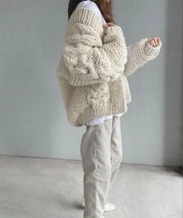 Audrey and John Wad 인기 가디건