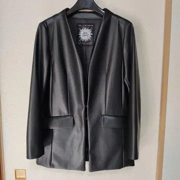 Dw2R 블랙 가죽풍 노카라 자켓