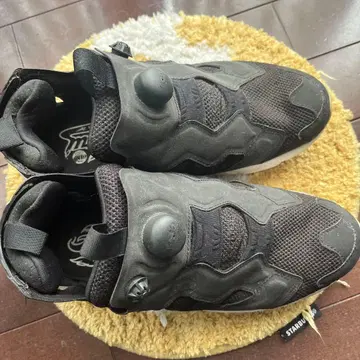 Reebok 인스타펌프퓨리 블랙 스니커즈 25.5cm