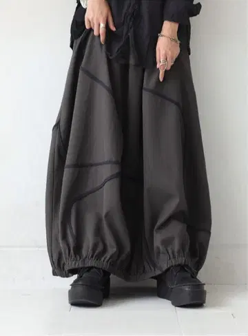 안티카 벌룬 스커트 그레이 레귤러 사이즈