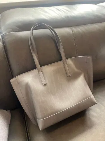 그레이 토트백 지퍼 포함