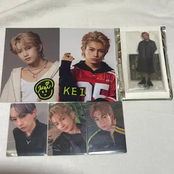 라스피 KEI 케이 트레이딩 카드 아크릴 스탠드 굿즈 세트