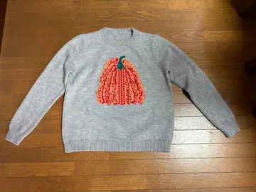 호박 패턴 그레이 긴팔 니트 스웨터