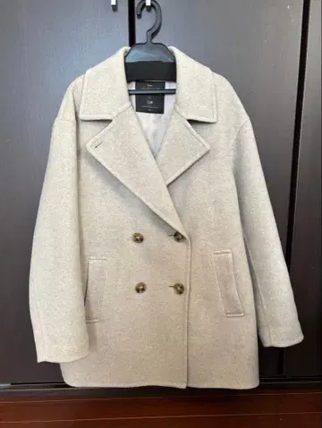 베이지 피 코트 더블 프레스 새상품급