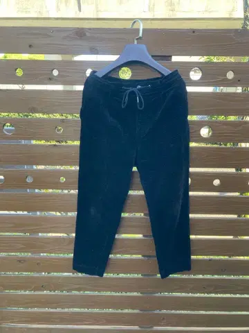 블랙 가로 줄무늬 코듀로이 팬츠 앵클 기장 M 사이즈