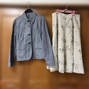 그레이 자켓 꽃무늬 스커트 셋업