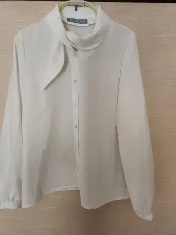 TILLA DONNA 화이트 리본 셔츠 LL