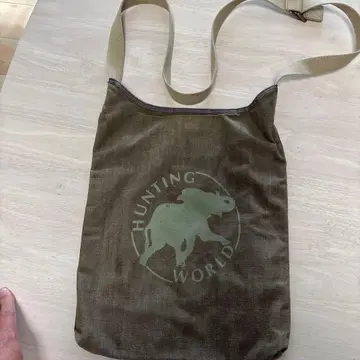 HUNTING WORLD 숄더백 카키