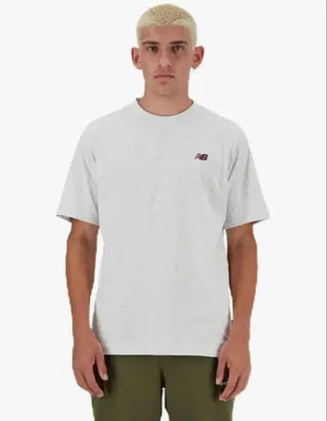 뉴발란스 T셔츠