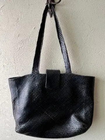 요건 레일 고트 메쉬 백