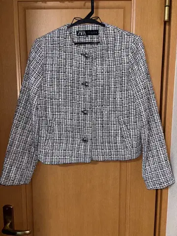 ZARA 노카라 자켓 화이트 블랙