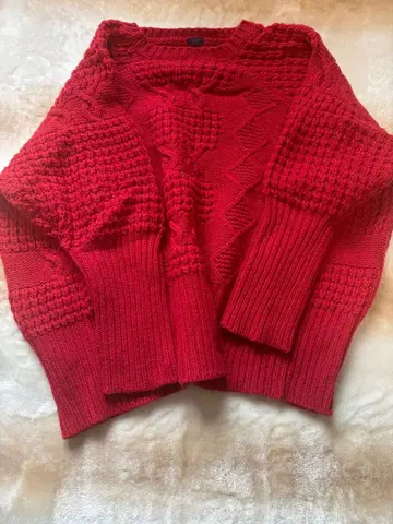 이치 빨간색 케이블 짜임 니트 스웨터