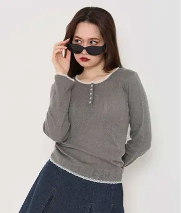 클리어 버튼 헨리넥 티셔츠 TINA: JOJUN