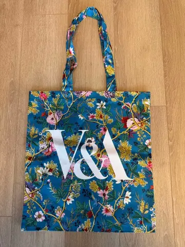 V&A 꽃무늬 토트백