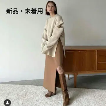 CLANE SCOOP LINE SLIT SKIRT